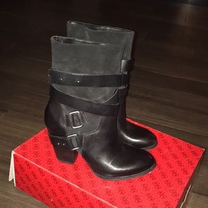 NIB Guess black multi leather booties 7.5